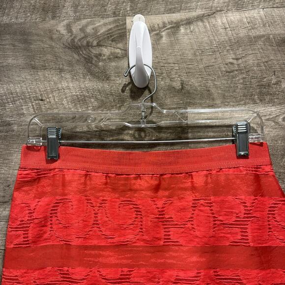 Ann Taylor lined Pencil Skirt in a texture fabric just gorgeous. - Picture 2 of 9